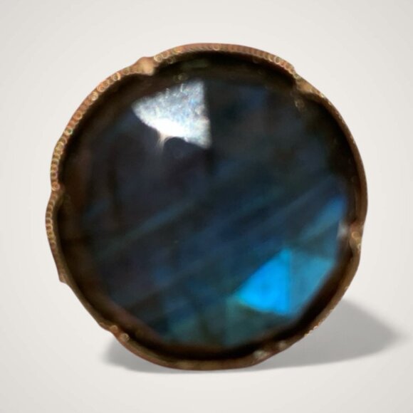 Irene Neuwirth large round rose-cut rainbow labrodorite in 18k rose gold ring - Picture 7 of 7